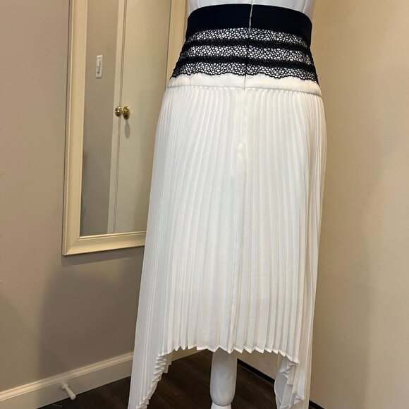 BCBGMaxAzria "Adelyn" Off White Sleeveless Pleated Skirt Lace Trim Dress, Size 4 - Picture 13 of 16